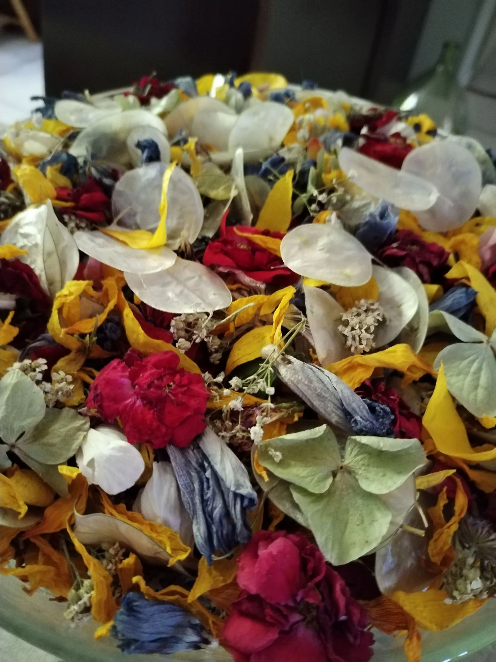 Gran cantidad de pétalos de flores secas y flores secas rústicas de mi jardín natural. – photo 7